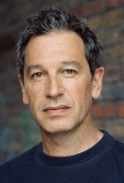 Natural light headshot photography by German photographer Max Conrad