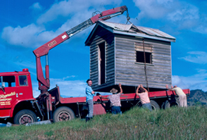 Canungra Art Hut Transport