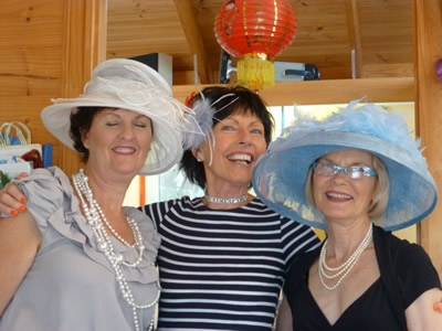 Melbourne Cup Art Ladies